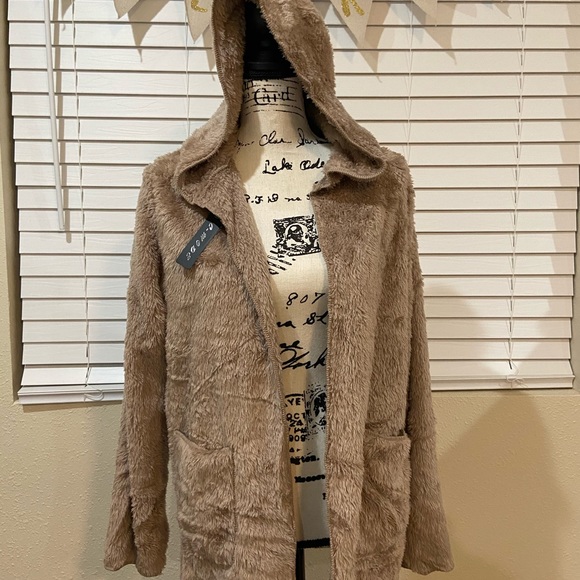 Coat - Picture 1 of 1